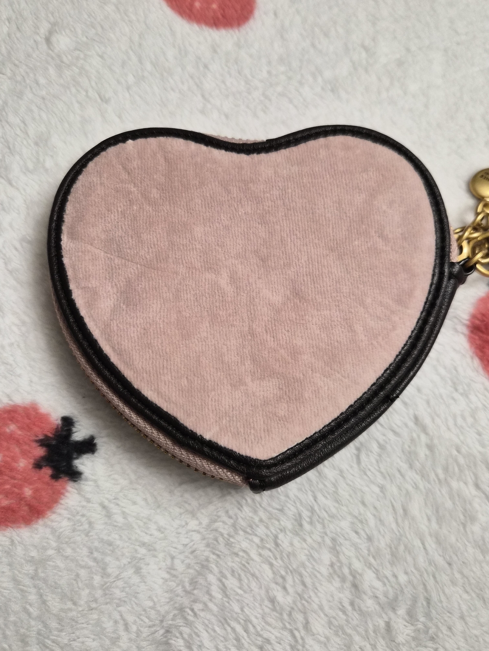 Juicy Couture Pink Heart Card & Coin Holder with Gold Chain Charms NWOT - Picture 3 of 6